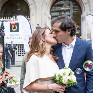 Exclusif - Elsa Fayer et Zach Hanoun - Mariage de Elsa Fayer et Zach Hanoun à la mairie du 16ème arrondissement de Paris le 20 septembre 2016. Un mariage dans l'intimité , entourée de sa famille. Côté travail, à partir du 28 janvier 2017, Elsa Fayer présentera sur TF1 l'émission "C'est le Bouquet, la bataille des Fleuristes" à 16h05 avec à ses côtés Gilles Pavan et Djordje Varda.  © Cyril Moreau / Bestimage 20/09/2016 - Paris