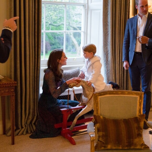 Le duc et la duchesse de Cambridge ainsi que le prince Harry recevaient le 22 avril 2016 au palais de Kensington le président Barack Obama et son épouse Michelle.