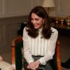 La duchesse Catherine de Cambridge au palais de Kensington à Londres le 17 février 2016, lors de sa journée en tant que rédactrice en chef invitée du Huffington Post.