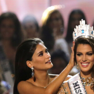 La Française Iris Mittenaere couronnée Miss Univers; choisie face à ses 85 concurrentes, la Française Iris Mittenaere a été élue lundi 30 janvier Miss Univers lors d'un concours télévisé organisé à Pasay, Philippines, le 30 janvier 2017. © Linus Guardian Escandor/Zuma Press/Bestimage