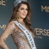 La Française Iris Mittenaere couronnée Miss Univers; choisie face à ses 85 concurrentes, la Française Iris Mittenaere a été élue lundi 30 janvier 2017