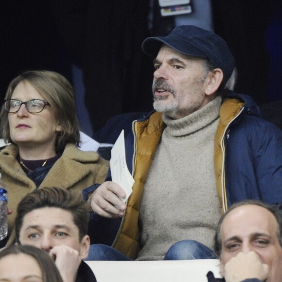 Jean-Pierre Darroussin et sa femme Anna Novion au match de football de la Coupe de France "OM vs OL" au stade Vélodrome à Marseille. Le 31 janvier 2017 © Eric Etten / Bestimage