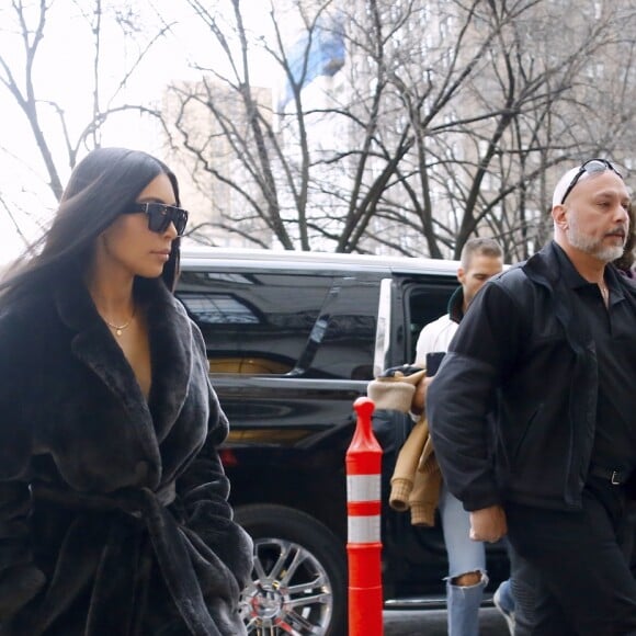 Kim Kardashian a déjeuné au restaurant Cipriani avec ses enfants North, Saint West et ses amis Jonathan Cheban et Simon Huck, puis fait du shopping au magasin de vêtements pour enfants Sweet William et au centre commercial Bergdorf Goodman. New York, le 1 er février 2017.