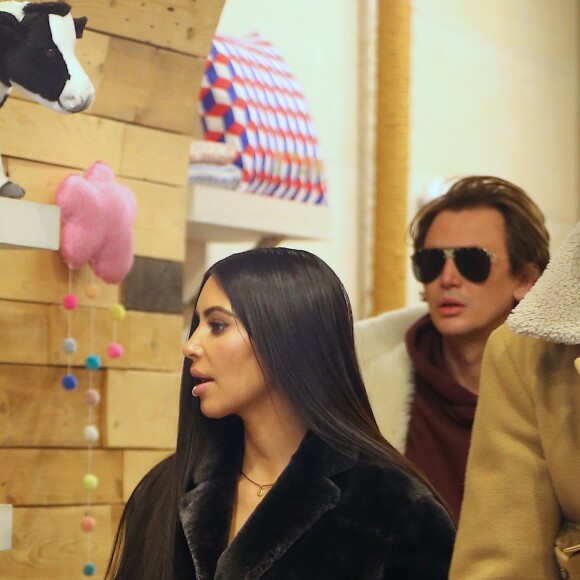 Kim Kardashian et ses amis Jonathan Cheban et Simon Huck au magasin Sweet William à New York. Le 1 er février 2017.