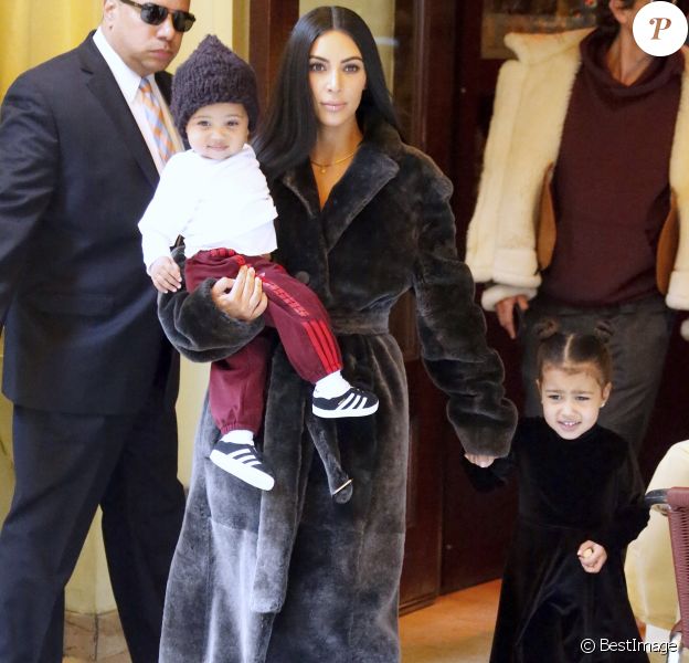 Kim Kardashian est allée déjeuner au restaurant Cipriani avec ses enfants North, Saint et son meilleur ami Jonathan Cheban à New York. Le 1 er février 2017