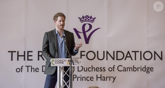 Le prince Harry lors de la cérémonie de remise des diplômes de Coach Core au Nottingham Council House à Nottingham, le 1er février 2017, un projet soutenu par la Royal Foundation.