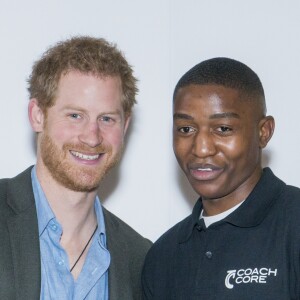Le prince Harry lors de la cérémonie de remise des diplômes de Coach Core au Nottingham Council House à Nottingham, le 1er février 2017, un projet soutenu par la Royal Foundation.