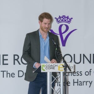 Le prince Harry lors de la cérémonie de remise des diplômes de Coach Core au Nottingham Council House à Nottingham, le 1er février 2017, un projet soutenu par la Royal Foundation.