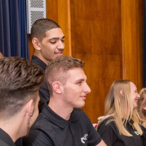 Le prince Harry lors de la cérémonie de remise des diplômes de Coach Core au Nottingham Council House à Nottingham, le 1er février 2017, un projet soutenu par la Royal Foundation.