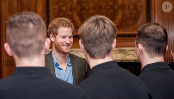 Le prince Harry lors de la cérémonie de remise des diplômes de Coach Core au Nottingham Council House à Nottingham, le 1er février 2017, un projet soutenu par la Royal Foundation.