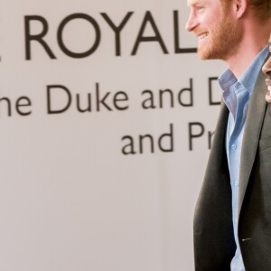 Le prince Harry lors de la cérémonie de remise des diplômes de Coach Core au Nottingham Council House à Nottingham, le 1er février 2017, un projet soutenu par la Royal Foundation.