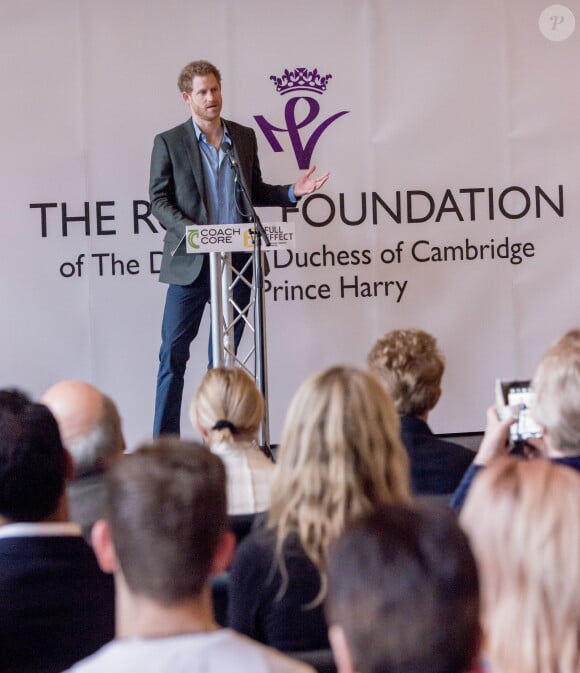 Le prince Harry lors de la cérémonie de remise des diplômes de Coach Core au Nottingham Council House à Nottingham, le 1er février 2017, un projet soutenu par la Royal Foundation.