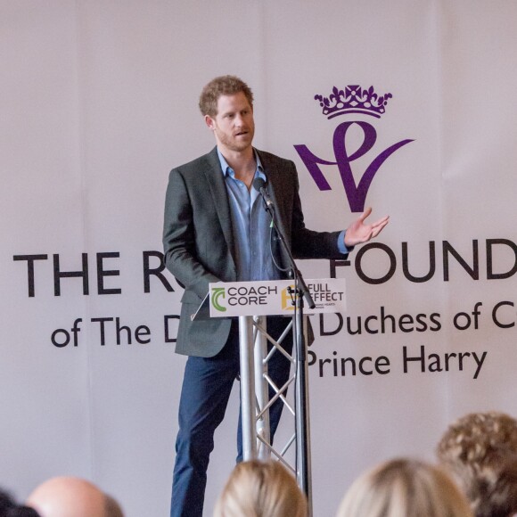 Le prince Harry lors de la cérémonie de remise des diplômes de Coach Core au Nottingham Council House à Nottingham, le 1er février 2017, un projet soutenu par la Royal Foundation.