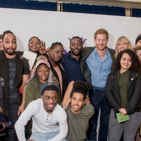 Le prince Harry lors de la cérémonie de remise des diplômes de Coach Core au Nottingham Council House à Nottingham, le 1er février 2017, un projet soutenu par la Royal Foundation.