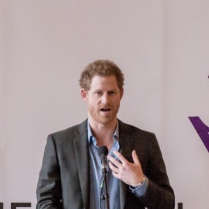 Le prince Harry lors de la cérémonie de remise des diplômes de Coach Core au Nottingham Council House à Nottingham, le 1er février 2017, un projet soutenu par la Royal Foundation.