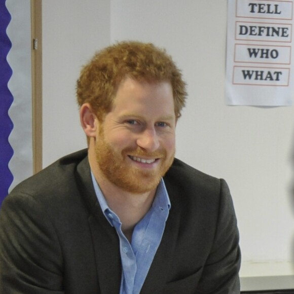 Le prince Harry assiste à un compte-rendu concernant Full Effect and Coach Core, deux projets soutenus par la Royal Foundation à Nottingham le 1er février 2017.