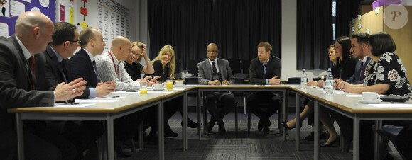 Le prince Harry assiste à un compte-rendu concernant Full Effect and Coach Core, deux projets soutenus par la Royal Foundation à Nottingham le 1er février 2017.