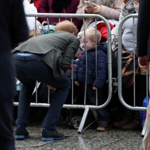 Le prince Harry a eu du succès auprès du public et tout particulièrement d'un petit garçon lors de son arrivée à pied à la Council House le 1er février 2017.