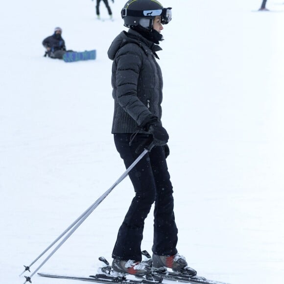 La reine Letizia d'Espagne - Le couple royal espagnol et leurs filles font du ski dans la station d'Astun, Huesca, le 5 février 2017.