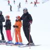 La reine Letizia, la princesse Leonor, l'infante Sofia et le roi Felipe VI d'Espagne parés à partir à l'assaut des pistes de ski dans la station d'Astun, Huesca, le 5 février 2017.