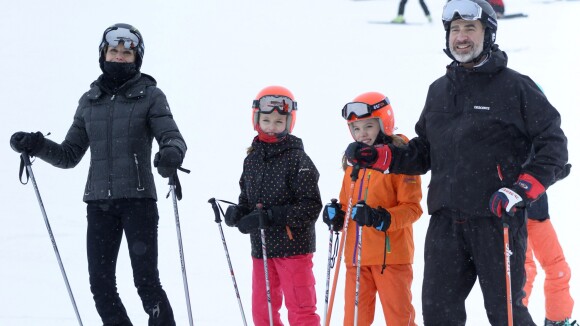 Letizia et Felipe VI d'Espagne, des parents ravis au ski avec Leonor et Sofia