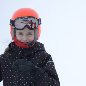 La princesse Leonor et l'infante Sofia - Le couple royal espagnol et leurs filles font du ski dans la station d'Astun, Huesca, le 5 février 2017.  King and Queen of Spain with their daughters skiing in Astun, Huesca, on Sunday 5th February, 2017.05/02/2017 - Huesca