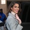 Iris Mittenaere, Miss Univers 2016, quitte le plateau de l'émission "Live with Kelly" à New York le 6 février 2017.