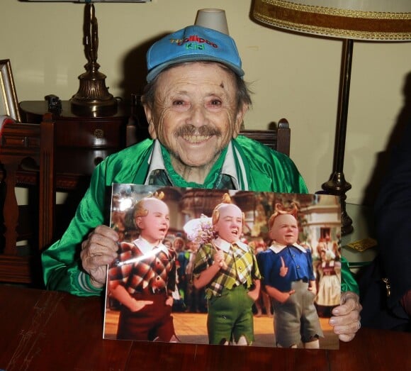 Munchkin Jerry Maren (un des nains du Magicien d'Oz) à Burbank, le 26 novembre 2010.