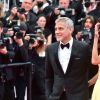 George Clooney et sa femme Amal Alamuddin Clooney (bijoux Cartier) - Montée des marches du film "Money Monster" lors du 69e Festival International du Film de Cannes. Le 12 mai 2016. © Giancarlo Gorassini/Bestimage