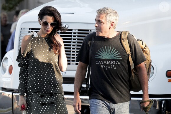 Exclusif - George Clooney reçoit la visite de sa femme Amal Alamuddin Clooney sur le tournage de ‘Suburbicon' à Los Angeles, le 4 octobre 2016 © CPA/Bestimage
