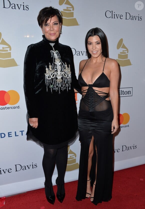 Kris Jenner et Kourtney Kardashian - Soirée pré-Grammy Awards de la fondation Clive Davis (à l'honneur de Debra Lee, président du conseil et PDG de BET) au Beverly Hilton. Beverly Hills, Los Angeles, le 11 février 2017.