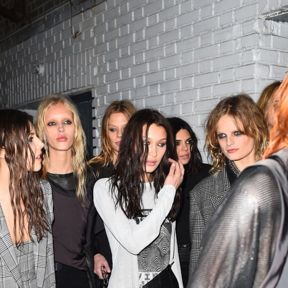 Bella Hadid, Kendall Jenner, Hanne Gaby Odiele, Anna Ewers et les mannequins du défilé Alexander Wang à New York. Le 11 février 2017.