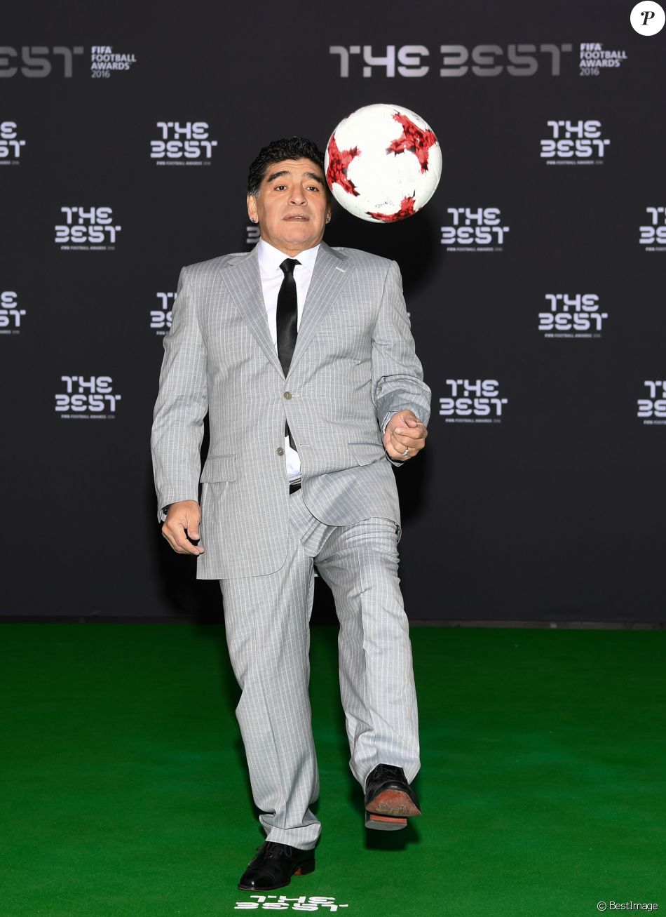 Diego Maradona au photocall des FIFA Football Awards à Zurich le 9