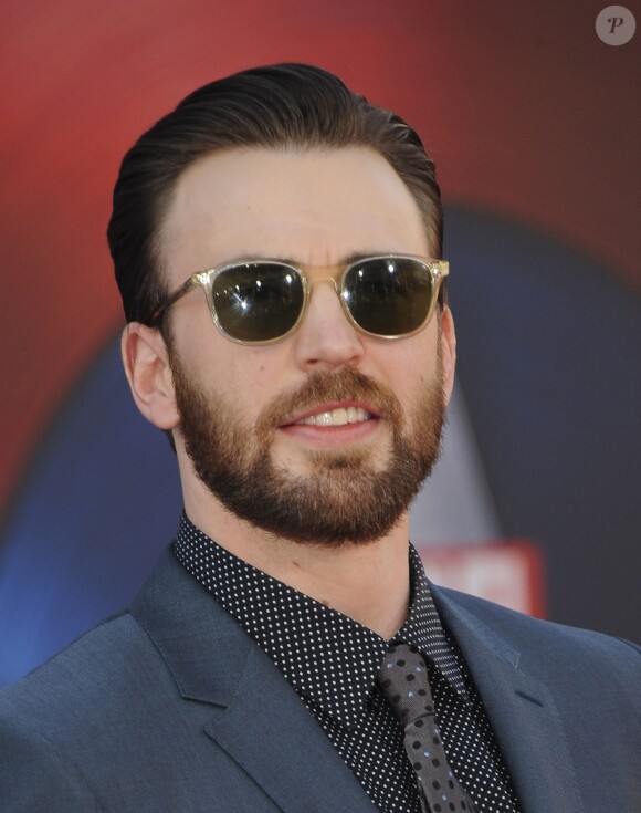 Chris Evans à la première de Captain America: Civil War au théâtre El Capitan à Hollywood, le 12 avril 2016