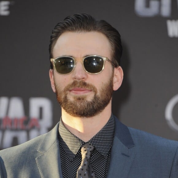 Chris Evans à la première de Captain America: Civil War au théâtre El Capitan à Hollywood, le 12 avril 2016