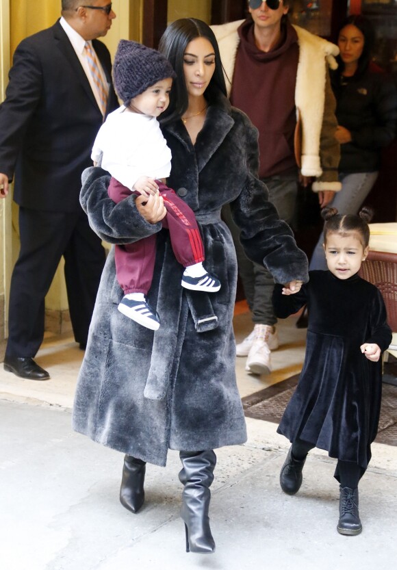 Kim Kardashian est allée déjeuner au restaurant Cipriani avec ses enfants North, Saint et son meilleur ami Jonathan Cheban à New York. Le 1er février 2017