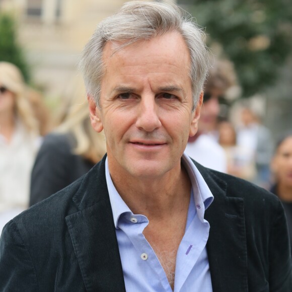 Bernard de La Villardière - Sorties du défilé de mode prêt-à-porter printemps-été 2017 "Chloé" au Grand Palais à Paris. Le 29 septembre 2016