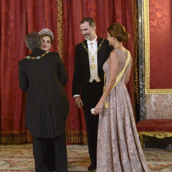 Le roi Felipe VI et la reine Letizia d'Espagne organisaient au palais royal à Madrid, le 22 février 2017, un dîner d'Etat en l'honneur du président argentin Mauricio Macri et sa femme Juliana Awada en visite officielle à Madrid.