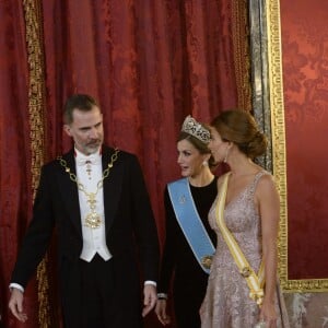 Le roi Felipe VI et la reine Letizia d'Espagne organisaient au palais royal à Madrid, le 22 février 2017, un dîner d'Etat en l'honneur du président argentin Mauricio Macri et sa femme Juliana Awada en visite officielle à Madrid.