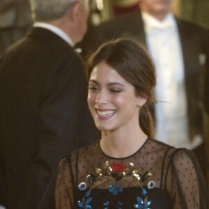 Martina Stoessel, fameuse interprète argentine de Violetta, faisait partie des invités de marque du dîner de gala organisé par le roi Felipe VI et la reine Letizia d'Espagne en l'honneur du président argentin Mauricio Macri et sa femme Juliana Awada au palais royal à Madrid, le 22 février 2017.