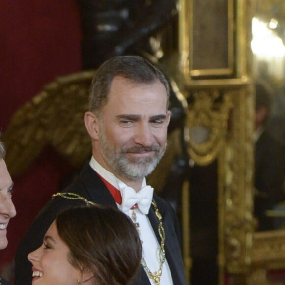 Martina Stoessel, fameuse interprète argentine de Violetta, faisait partie des invités de marque du dîner de gala organisé par le roi Felipe VI et la reine Letizia d'Espagne en l'honneur du président argentin Mauricio Macri et sa femme Juliana Awada au palais royal à Madrid, le 22 février 2017.