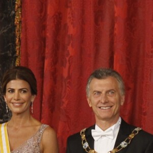 Le roi Felipe VI et la reine Letizia d'Espagne organisaient au palais royal à Madrid, le 22 février 2017, un dîner d'Etat en l'honneur du président argentin Mauricio Macri et sa femme Juliana Awada en visite officielle à Madrid.