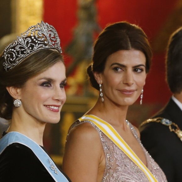 Le roi Felipe VI et la reine Letizia d'Espagne organisaient au palais royal à Madrid, le 22 février 2017, un dîner d'Etat en l'honneur du président argentin Mauricio Macri et sa femme Juliana Awada en visite officielle à Madrid.