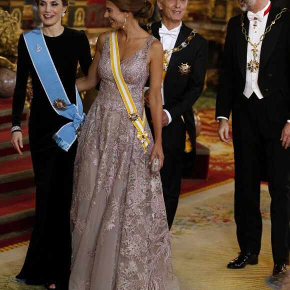 Le roi Felipe VI et la reine Letizia d'Espagne organisaient au palais royal à Madrid, le 22 février 2017, un dîner d'Etat en l'honneur du président argentin Mauricio Macri et sa femme Juliana Awada en visite officielle à Madrid.