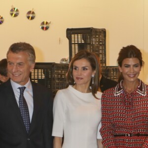 Le roi Felipe VI et la reine Letizia d'Espagne inauguraient avec le président argentin Mauricio Macri et son épouse Juliana Awada le Salon d'art contemporain ARCOMadrid le 23 février 2017.