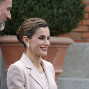 Le roi Felipe VI et la reine Letizia d'Espagne ont reçu le président argentin Mauricio Macri et son épouse Juliana Awada au palais de la Zarzuela lors de leur visite officielle le 22 février 2017, à Madrid.