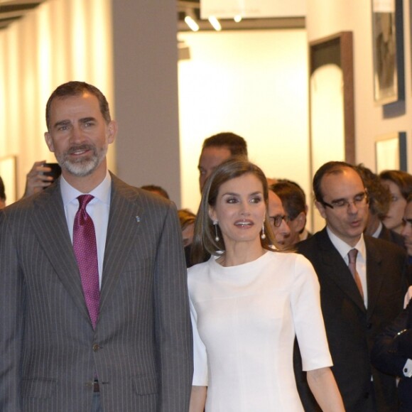 Le roi Felipe VI et la reine Letizia d'Espagne inauguraient avec le président argentin Mauricio Macri et son épouse Juliana Awada le Salon d'art contemporain ARCOMadrid le 23 février 2017.