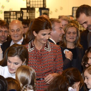 Le roi Felipe VI et la reine Letizia d'Espagne inauguraient avec le président argentin Mauricio Macri et son épouse Juliana Awada le Salon d'art contemporain ARCOMadrid le 23 février 2017.