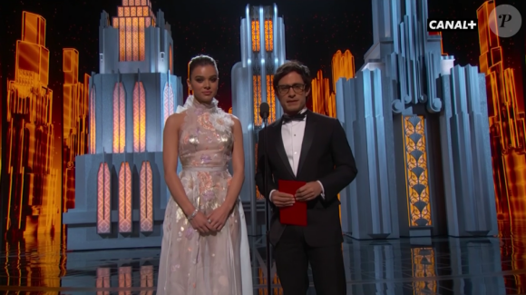Hailee Steinfeld et Gael Garcia Bernal aux Oscars 2017.