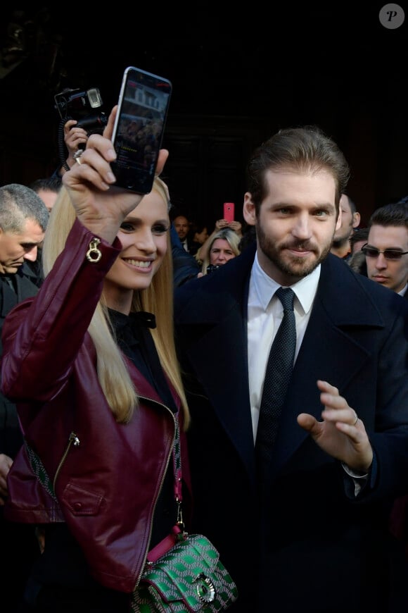 Michelle Hunziker et Tomaso Trussardi au défilé Trussardi à la Fashion Week de Milan le 26 février 2017. © Mario Cartelli/ LaPresse/ABACAPRESS.COM